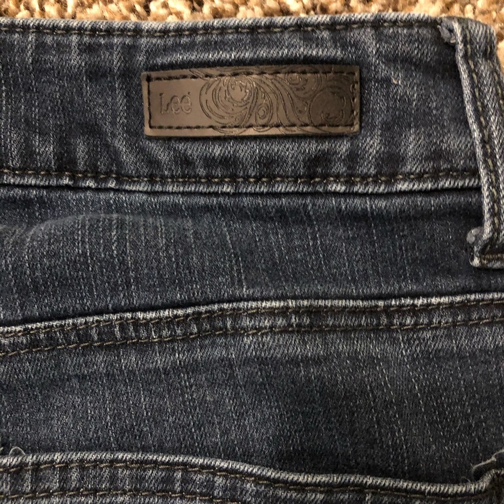 💥 3/$10! Lee Classic Jeans Dark Denim Size 8